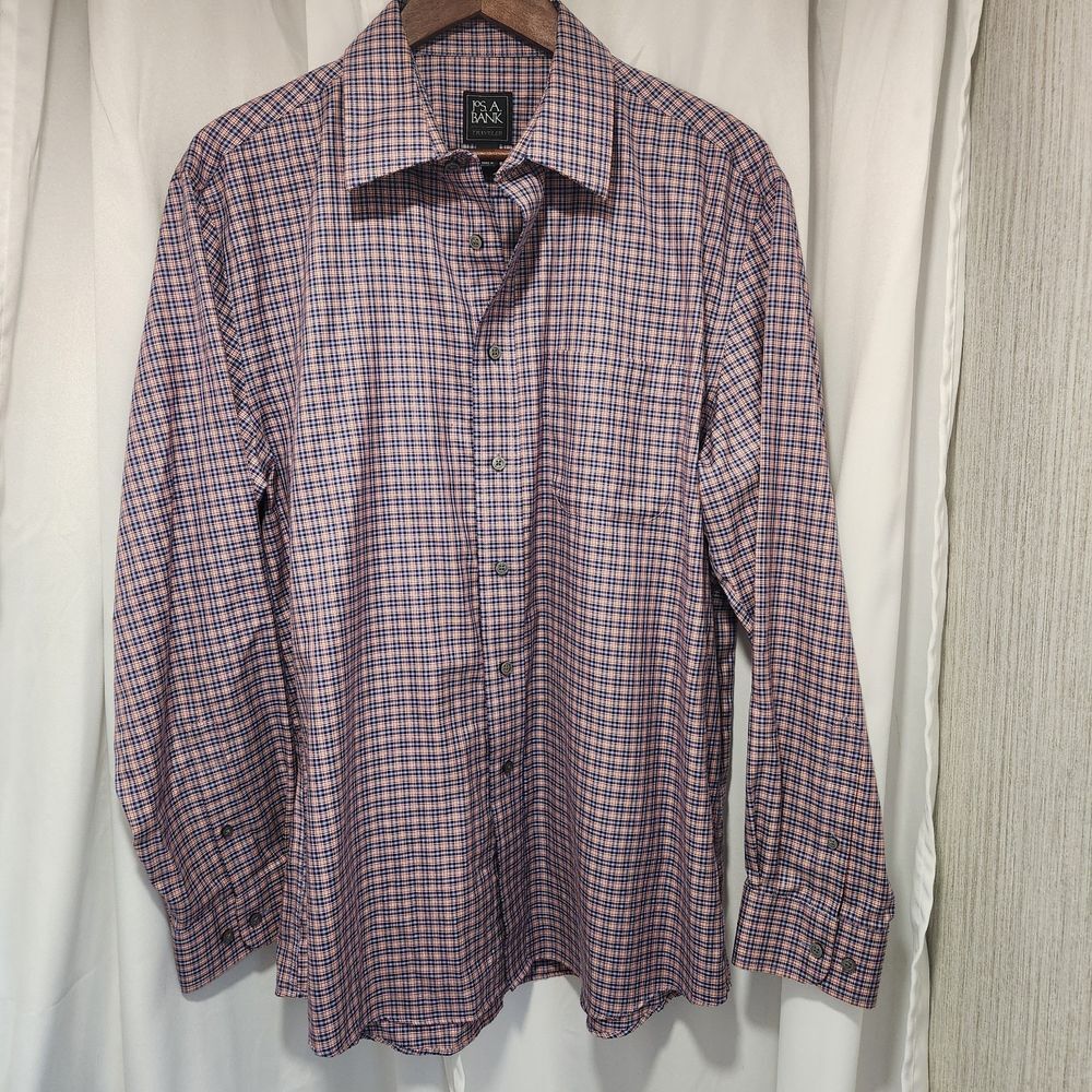 Jos A Bank Traveler's Tailored Fit Red‎ Plaid Large Collared Button Down